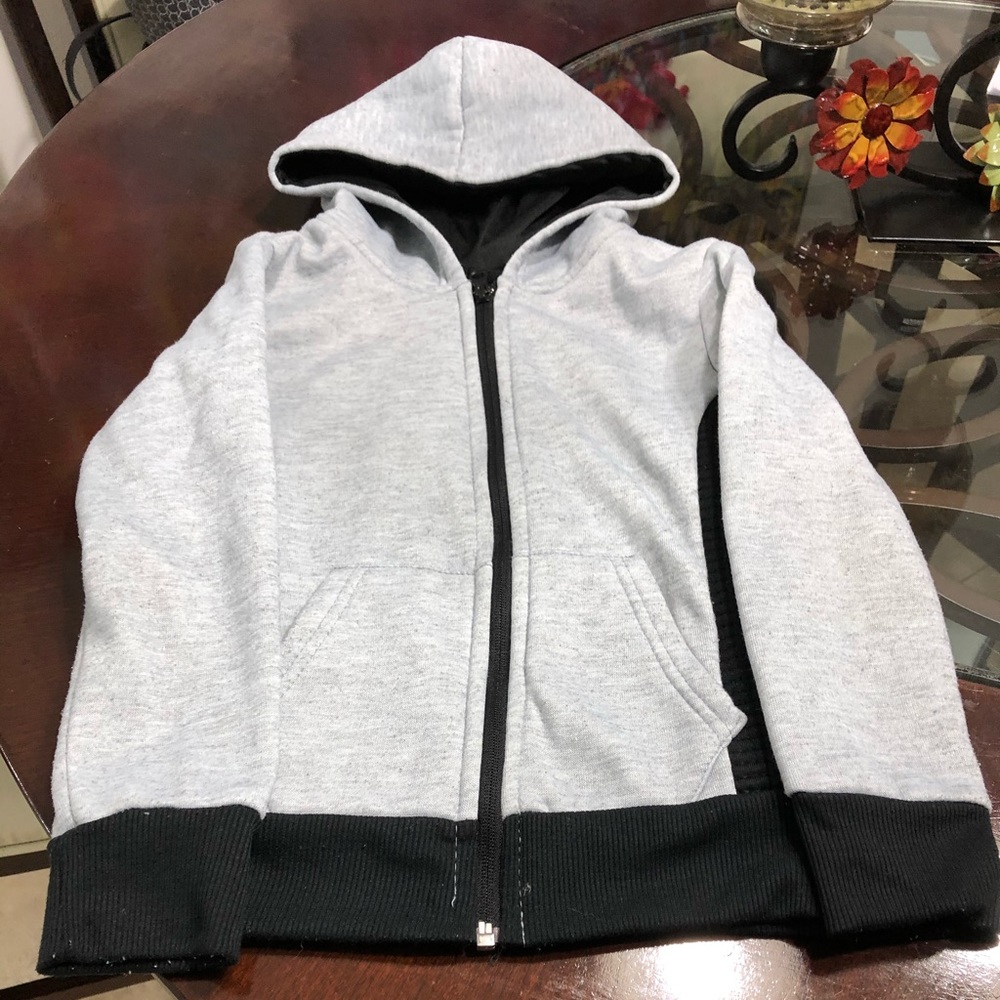 - CD Boy’s sweater